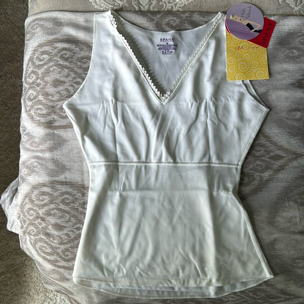 NWT SPANX Hide & Sleek Off White Cami Sz Medium